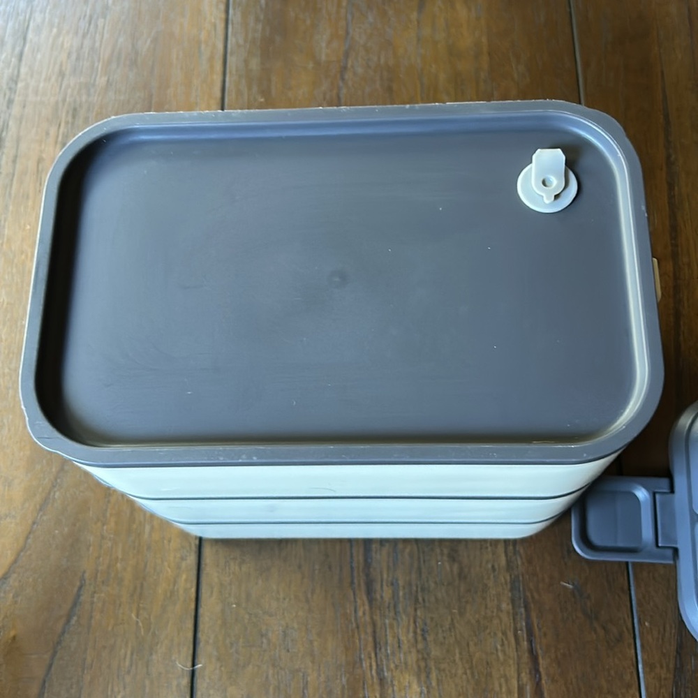 Kenuket Bento Box with Accessories - Picture 3 of 8